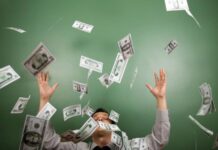 6 თვეში, საჯარო მოხელეების ხელფასებზე, პრემიებსა და დანამატებზე 735.3 მილიონი ლარი დაიხარჯა, რაც 47.5-ით მეტია შარშანდელ მაჩვენებლზე