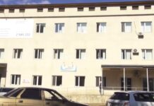 დღეს ბორჯომში, ერთ-ერთი სასტუმროდან 3 წლის გოგონა გადმოვარდა. ბავშვი გადარჩა