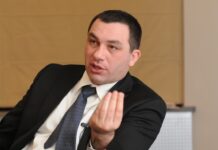 ბოკერია გახარიას: მეუფე იაკობივით უნდა დაგამცირონ, რომ პარლამენტის პატივისცემა ისწავლოთ?