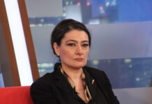 ,, კიდევ კარგად მოუხერხებია სააკაშვილს ქვეყნის სახელმწიფო ინსტიტუციების განვითარება ამათ ხელში” – თაკო ჩარკვიანი გიგა ბოკერიას შესახებ