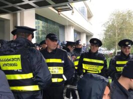 თბილისის მერიის წინ „სტრატეგია აღმაშენებლის“ საპორტესტო აქციაზე ოთხი პირი დააკავეს