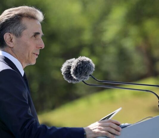 Le Monde: “ყველაზე დიდი ძალაუფლების მქონე და ამავდროულად, ყველაზე ფარული ადამიანი”