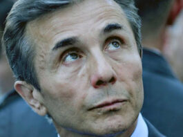 ,,პატარა ადამიანებს ახასიათებთ: ვინც მათ ზემოთაა, უნდა ემლიქვნელონ და ვინც ქვემოთ არის, უნდა დაჩაგრონ და ამიტომ მძულს მლიქვნელები” – მიხეილ სააკაშვილი