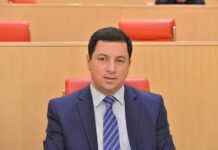 არჩილ თალაკვაძემ პარლამენტის თავმჯდომარის თანამდებობა დატოვა