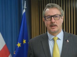 კარლ ჰარცელი 23 სექტემბერს ევროკავშირის ოფისის წინ განვითარებულ მოვლენებზე