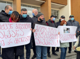 ,,გამოგვაგდეს და ჭიდაობაში პოლიციამ თითიც მომატეხა, საღოლ ძმებო”- ანი წითლიძე