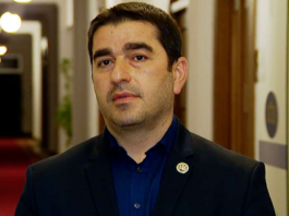 ,,ჭკვიანი, დახვეწილი, მართალი, წრფელი და მოაზროვნე ადამიანი, რომელიც თავმჯდომარის პოსტზე ნებისმიერი ქვეყნის პარლამენტს დაამშვენებდა, შალვა პაპუაშვილი ყოფილა .