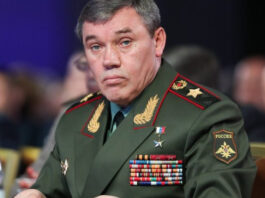 9 მაისის აღლუმზე, გენშტაბის უფროსი ვალერი გერასიმოვი არ გამოჩენილა