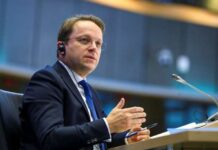 12 რეკომენდაციის შესრულება და ეკონომიკური გეგმა – ევროკომისარ ოლივერ ვარჰეის ვიზიტი დაიწყო