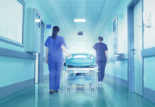 15 წლის გოგო, რომელიც ბათუმში კორპუსიდან გადმოვარდა გარდაიცვალა
