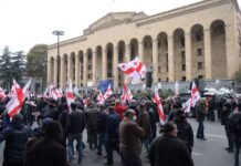 “არა რუსულ მთავრობას! ვიწყებთ სამოქალაქო დაუმორჩილებლობას!” – 20:00 საათზე პარლამენტთან აქცია იგეგმება