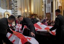 აფხაზეთში მოკლული 13 ადამიანის ცხედარი ოჯახებმა 30 წლის შემდეგ დაიბრუნეს