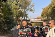„არა კალაძის საცობებს!“ – ენმ სატრანსპორტო კოლაფსს აპროტესტებს