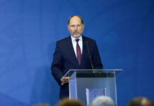 “მტკიცედ ვუჭერთ მხარს გამოხატვისა და შეკრების თავისუფლებას” – EU-ის ელჩი კარვების კანონზე