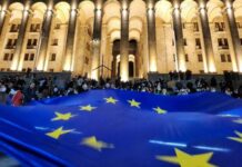 „გავიმარჯვებთ სახელოვნად” – რესპუბლიკის მოედნიდან მსვლელობა დაიწყო