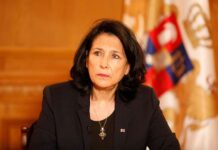 საქართველოს პრეზიდენტი ორბელიანების სასახლეში ოპოზიციას და არასამთავრობოებს ხვდება