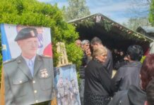 უკრაინაში დაღუპული ქართველი მებრძოლი თენგიძ ჭანია დღეს თავის მშობლიურ სოფელ განმუხურში, საგვარეულო სასაფლაოზე, სამხედრო პატივით დაკრძალეს,
