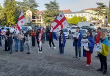 არა რუსულ კანონს! კი ევროპას! ზუგდიდში გრძელდება რუსული კანონის წინაღმდეგ აქცია
