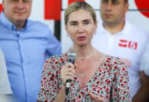 „აჭარიდან მინდა მივესალმო პრეზიდენტ სააკაშვილს, რომელიც ყოველთვის გვიყურებს და თქვენთან ერთად ელის გამარჯვებას”, – ბოკუჩავა