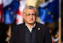 “ოცნება” ემზადება ხელისუფლების გადასაბარებლად და საუბარი იყო, როგორ უნდა გაფორმდეს ეს ყველაფერი მშვიდობიანად – ხაზარაძე პრეზიდენტთან შეხვედრაზე
