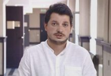 “იზოლატორებში ადგილები აღარ არის! სამმართველოს ეზოს მანქანებში უზით ნაცემი ადამიანები” – ადვოკატი ლაშა ტყეშელაძე