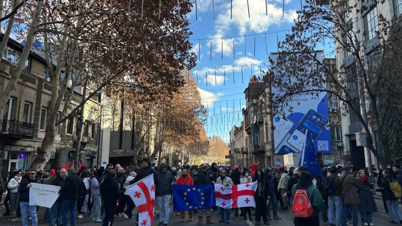 “დემონსტრანტების წინააღმდეგ პოლიციის ქმედებას სადამსჯელო ხასიათი ჰქონდა… უნდა შეწყდეს ძალადობა, მოხდეს ეფექტური გამოძიება” – Human Rights Watch-ის ანგარიში