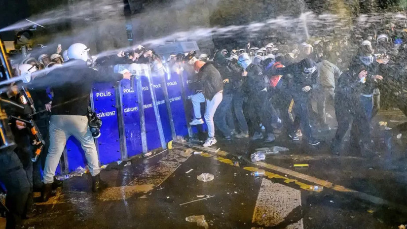 აქციების გაშუქებისას თურქეთში 9 ჟურნალისტი დააკავეს