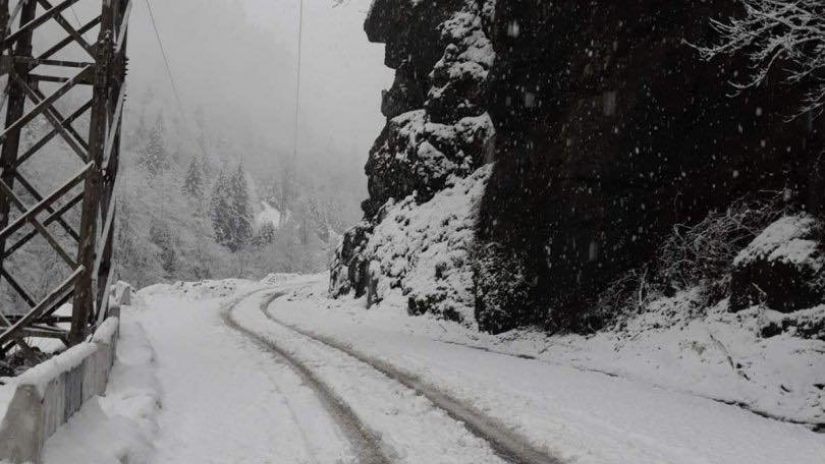 ზვავსაშიშროების გამო, უშგული-ლასდილის მონაკვეთზე ყველა სახის ავტოტრანსპორტის მოძრაობა იკრძალება
