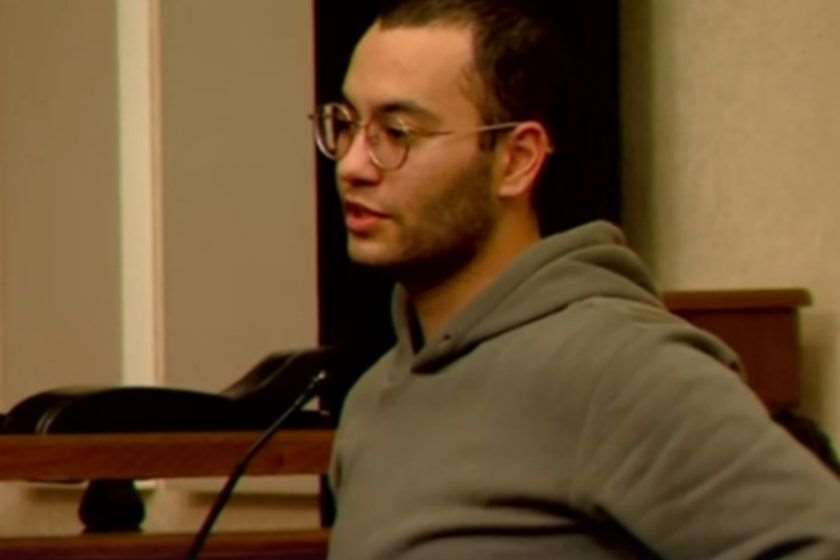 “19 აპრილს, 19 საათზე, შევიკრიბოთ პარლამენტის წინ,და თქვენ გაიგებთ ჩემს ხმას, რადგან გადავწყვიტე, რომ ვიყო თავისუფალი!” – ზვიად ცეცხლაძე