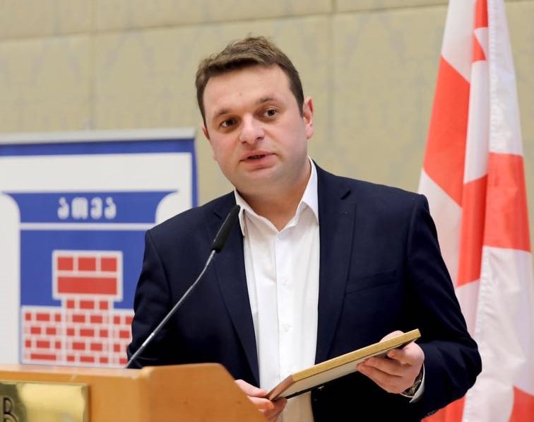 სენაკის მერმა თავისი ბიძისა და ბიძაშვილის კომპანიებს 38 მილიონ ლარზე მეტის ტენდერები მოაგებინა – TI