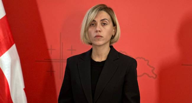 საზმაუს მარშის ერთ-ერთ ორგანიზატორს, ვახუშტი მენაბდეს ენმ “ოცნებასთან” გარიგებაში ადანაშაულებს