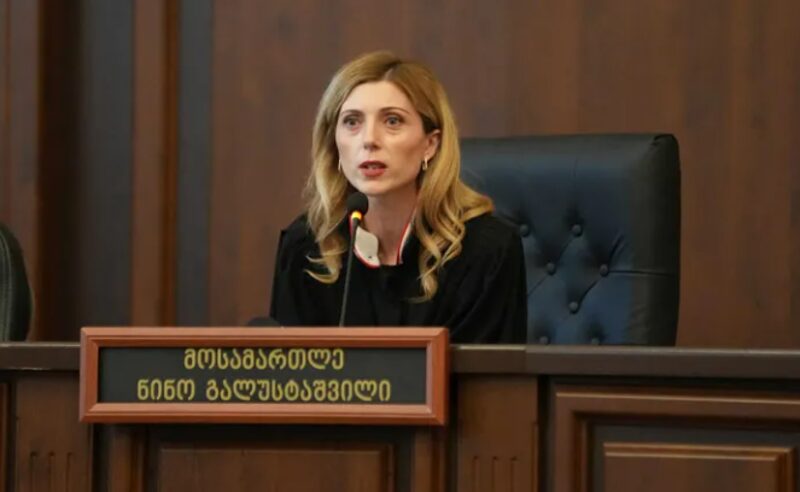 მოგიწოდებთ, სახე შეინარჩუნოთ – ანდრო ჭიჭინაძის ადვოკატი მოსამართლე ნინო გალუსტაშვილს