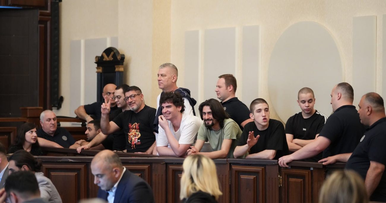 სინდისის 8 პატიმარს მოსამართლე თამარ მჭედლიშვილმა პატიმრობა მიუსაჯა