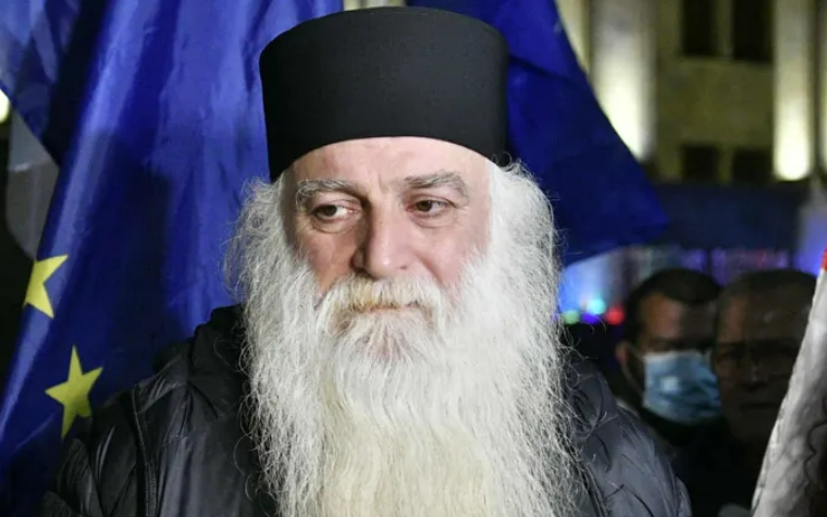 არქიმანდრიტ დოროთეს კრებაზე გამოუცხადებლობისთვის “მკაცრი გაფრთხილება” მისცეს და ხელახლა დაიბარეს