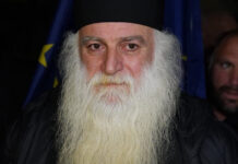 არქიმანდრიტი დოროთე ყურაშვილი საპატრიარქოში დღეს მხოლოდ ჟურნალისტებთან ერთად შევა