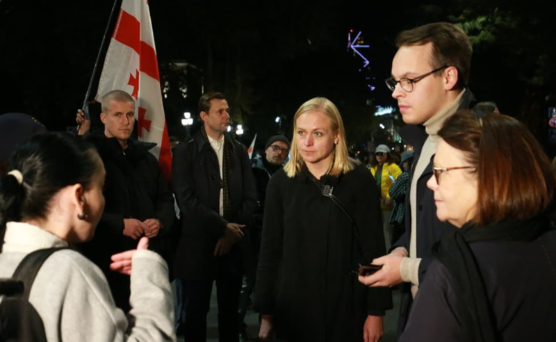 შსს-მ ფინეთის საგარეო საქმეთა მინისტრი გზის გადაკეტვისთვის 5 000 ლარით დააჯარიმა