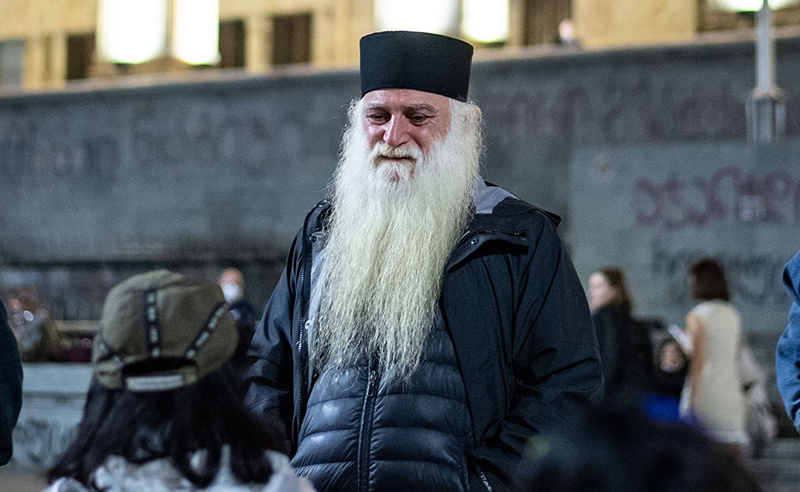 ანდრია ჯაღმაიძე და მიქაელ ბოტკოველი უნდა ჩამოშორდეს საპატრიარქოს – მამა დოროთე ყურაშვილი