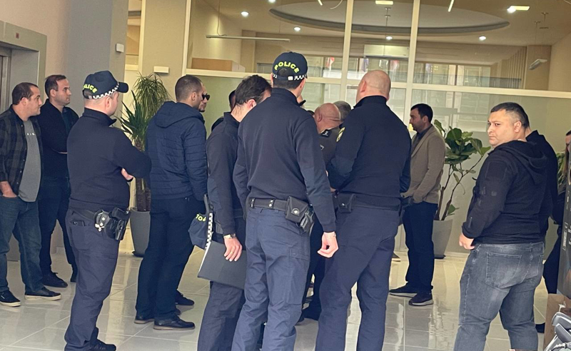 ბალდის მცველები სოფლის მეურნეობის სამინისტროში არ შეუშვეს