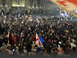 რუსთაველი გადაიკეტა, თბილისსა და სხვა ქალაქებში საპროტესტო მსვლელობებია