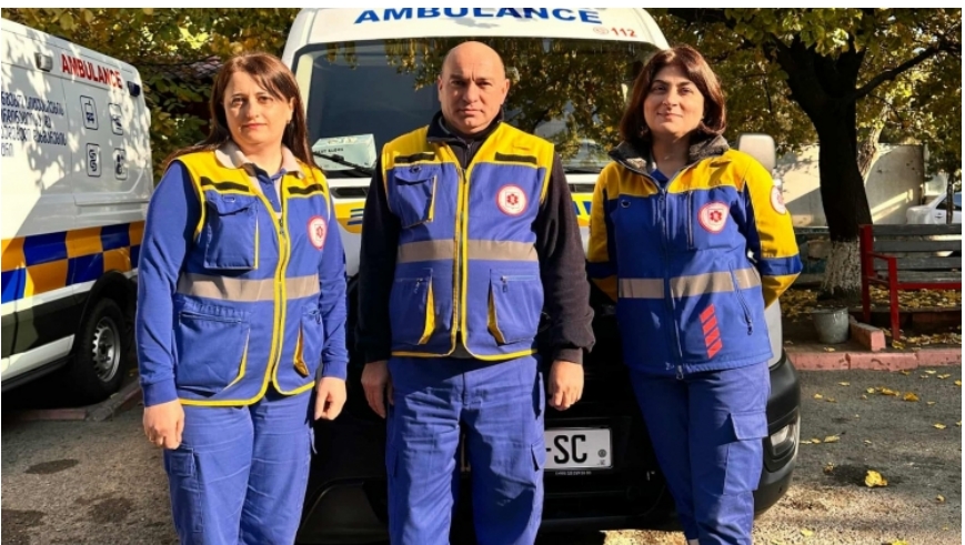 კაცი ქუჩაში ცუდად გახდა და დაეცა, პულსი არ აღენიშნებოდა – ბრიგადა, რომელმაც ის გადაარჩინა