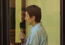 პროკურატურა ითხოვს მზია ამაღლობელი პოლიციელზე თავდასხმაში დამნაშავედ ცნონ