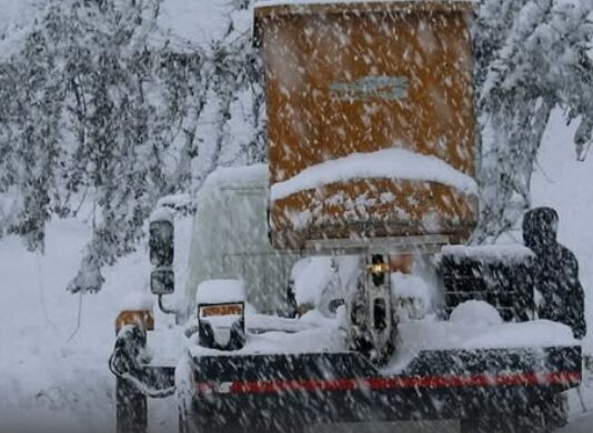 კაცს რკინის მილი დაეცა და დაიღუპა – ტრაგედია მარნეულში, გზის გაყვანის დროს