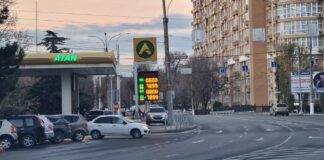 ოკუპირებულ ყირიმში, საწვავის დეფიციტის გამო, ბენზინგასამართ სადგურებთან რიგებია