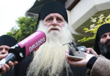 კობახიძე უნდა გადადგეს – მამა დოროთე