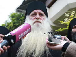 კობახიძე უნდა გადადგეს – მამა დოროთე