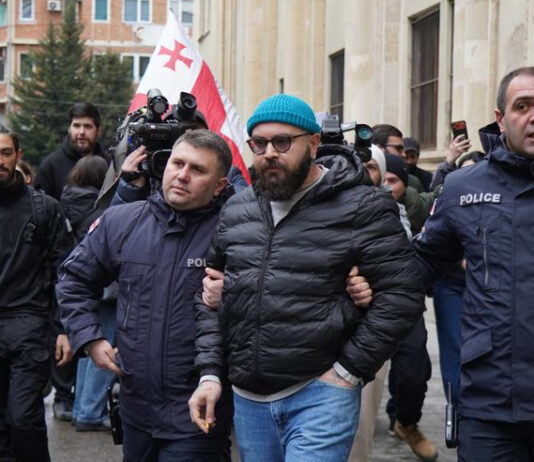 ზურა მანჩხაშვილს ტროტუარზე დგომის გამო 5 დღიანი პატიმრობა მიუსაჯეს