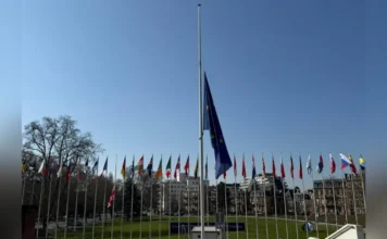 ილია მეორის ხსოვნის პატივსაცემად, სტრაზბურგში, ევროპის სასახლესთან ევროპისა და საქართველოს დროშები დაეშვა