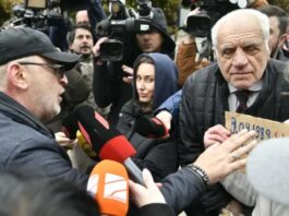 რუსებო, მონებო – ოცნების მთავრობა 9 აპრილის მემორიალთან შეძახილების ფონზე მივიდა