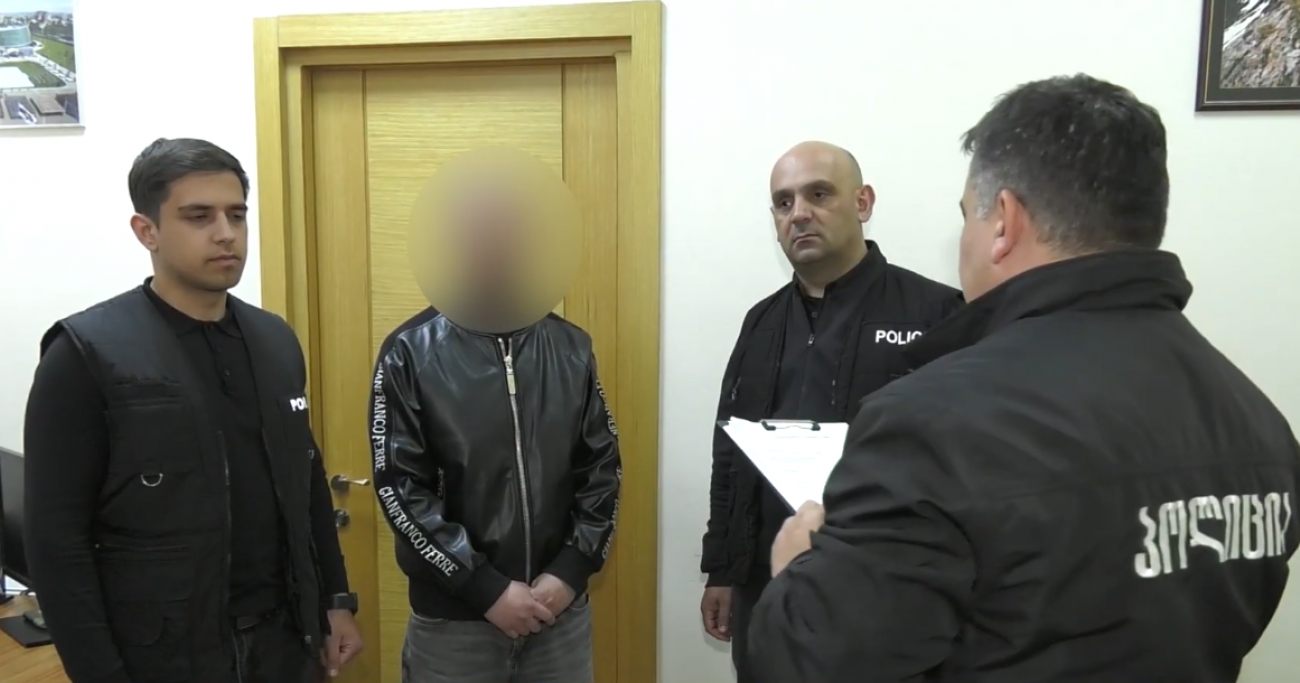 ავტოსადილერო კომპანიის დირექტორი თაღლითობისთვის დააკავეს