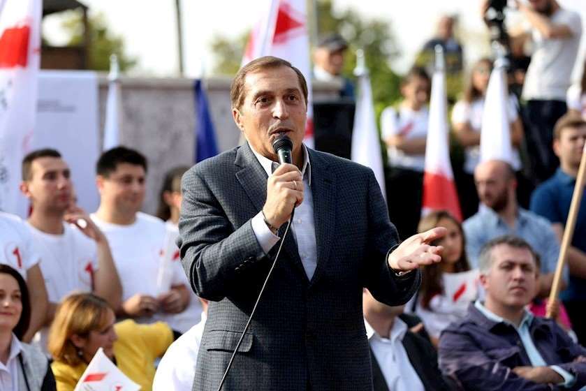 ცნობილი ამერიკელი დირიჟორი პაატა ბურჭულაძის გათავისუფლებას მოთხოვნით ბიძინა ივანიშვილს წერილით მიმართავს